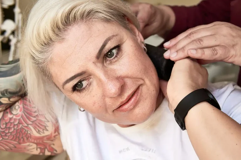 FaszienRollmassage Behandlung mit Patient